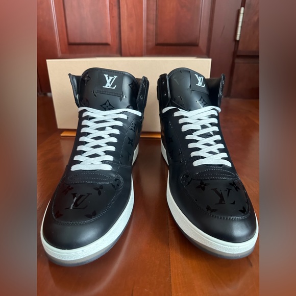 Louis Vuitton Men’s Rivoli Sneaker Boot - Picture 3 of 6